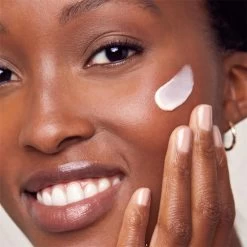 Day Care Soin De Jour Cellular Luminous630 SPF 50 Anti-taches De Pigmentation De Nivea -Soins Et Beauté Nivea Tagespflege Anti Pigmentflecken Cellular Luminous630 Tagespflege Fluid LSF 50 104824x4 4